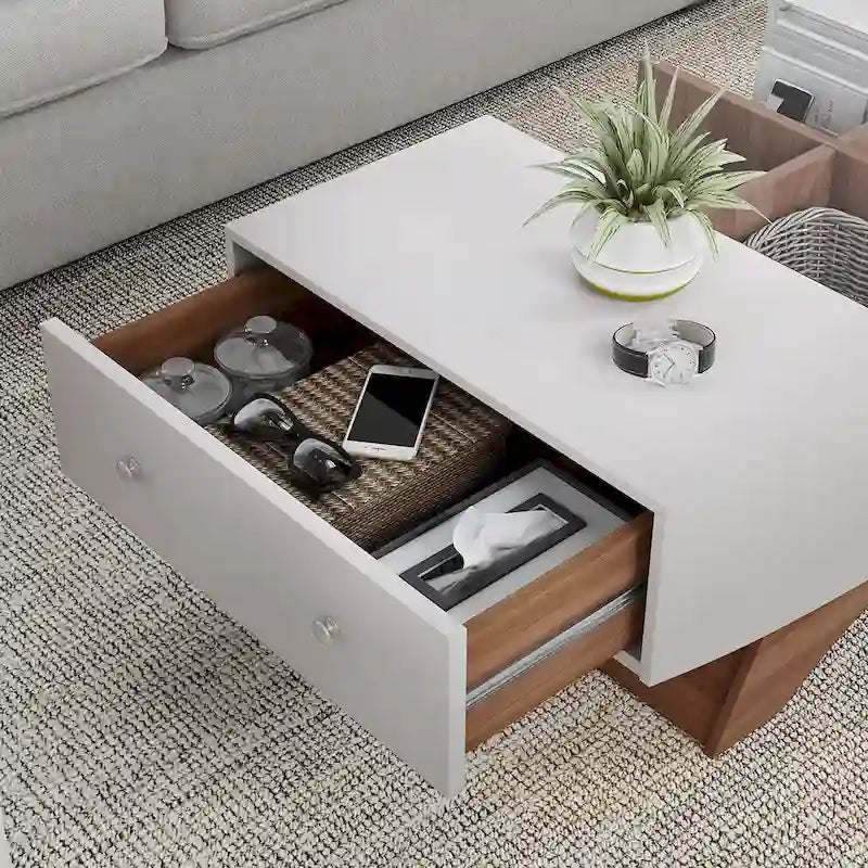 Moderner Couchtisch mit Glasplatte und Stauraum